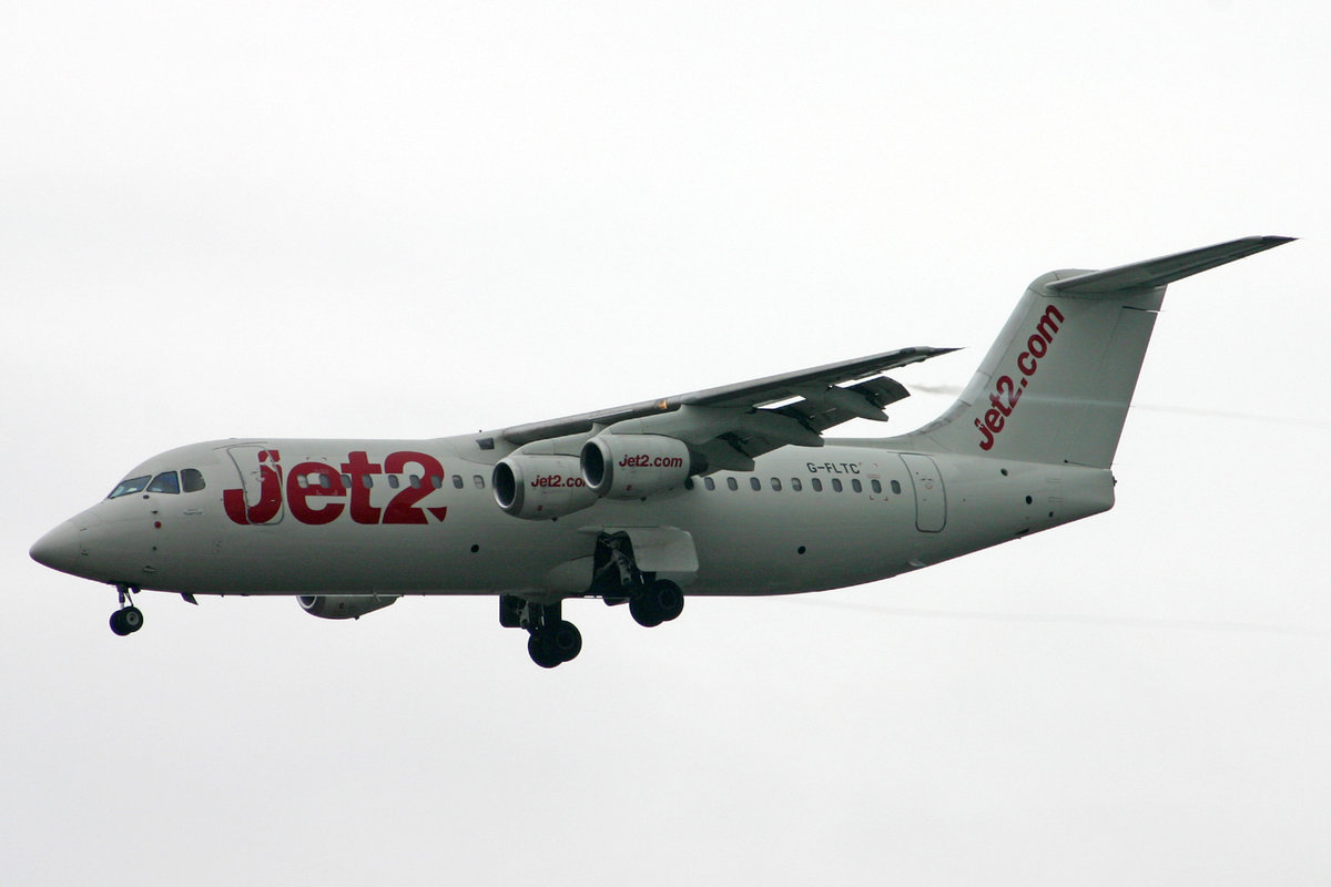 Jet2, G-FLTC, BAe 146-300, msn: E3205, 14.August 2006, LGW London Gatwick, United Kingdom.