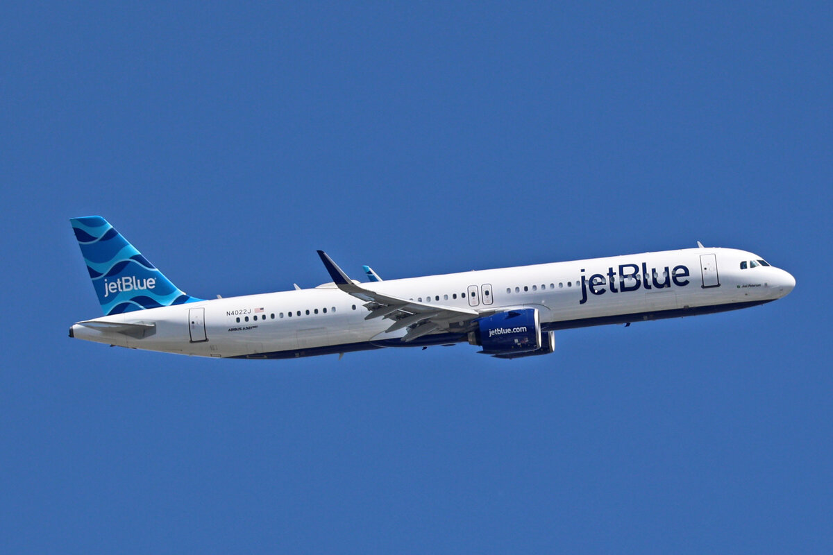 JetBlue Airways, N4022J, Airbus A321-271NXLR, msn: 10303,  Joel Peterson , 07.Juli 2023, LHR London Heathrow, United Kingdom.