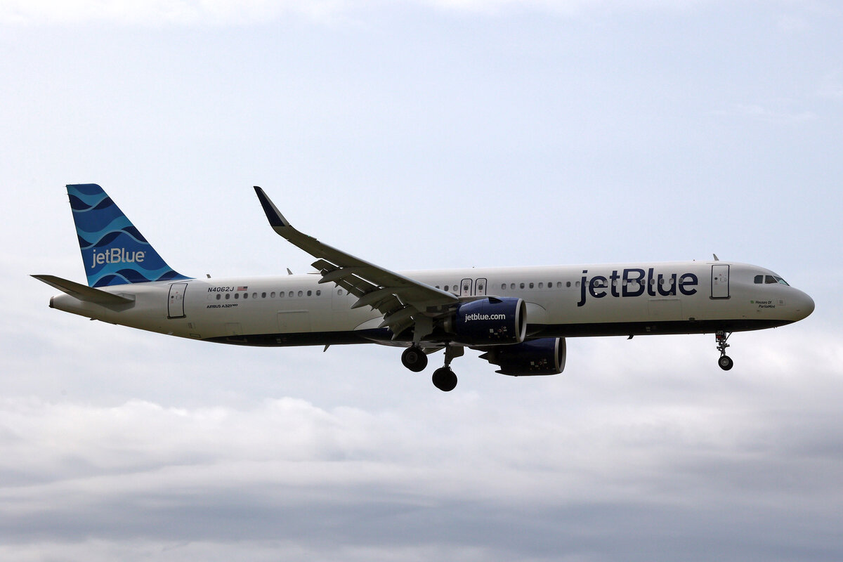 JetBlue Airways, N4062J, Airbus A321-271NXLR, msn: 10839, 04.Juli 2023, LHR London Heathrow, United Kingdom.