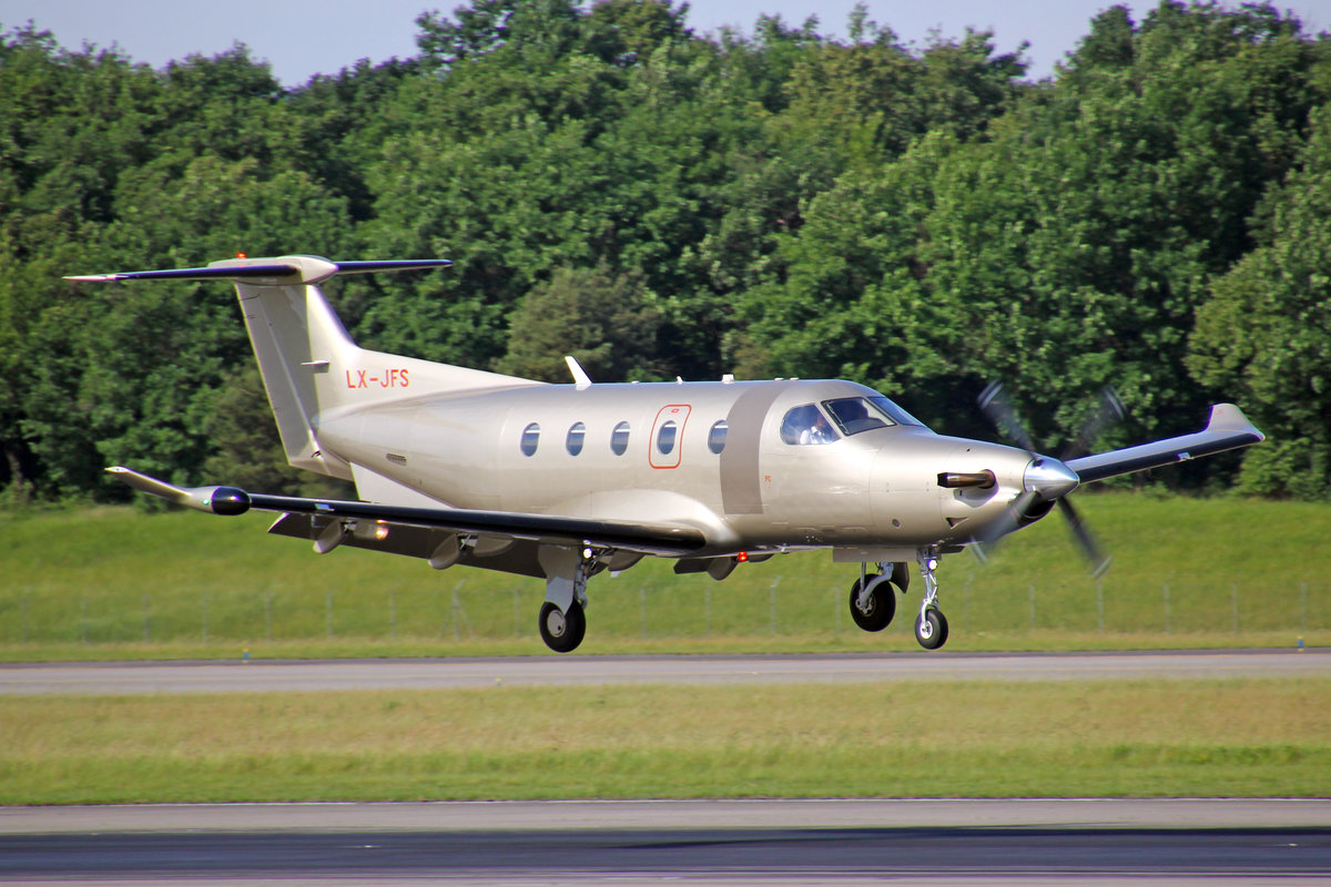 Jetfly Aviation, LX-JFS, Pilatus PC-12/47E, 29.Mai 2017, BSL Basel, Switzerland.