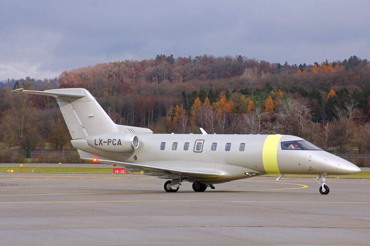 JetFly Aviation SA, LX-PCA, Pilatus PC-24, msn: 111, 28.November 2021, ZRH Zürich, Switzerland.