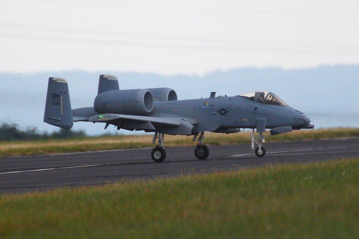 Jetmodell Fairchild-Republic A-10 Thunderbolt II ('Warthog'), nach der Flugvorführung bei der JetPower-Messe 2016 auf dem Flugplatz Bengener Heide in Bad Neuenahr-Ahrweiler. Aufnahmedatum: 17.09.2016