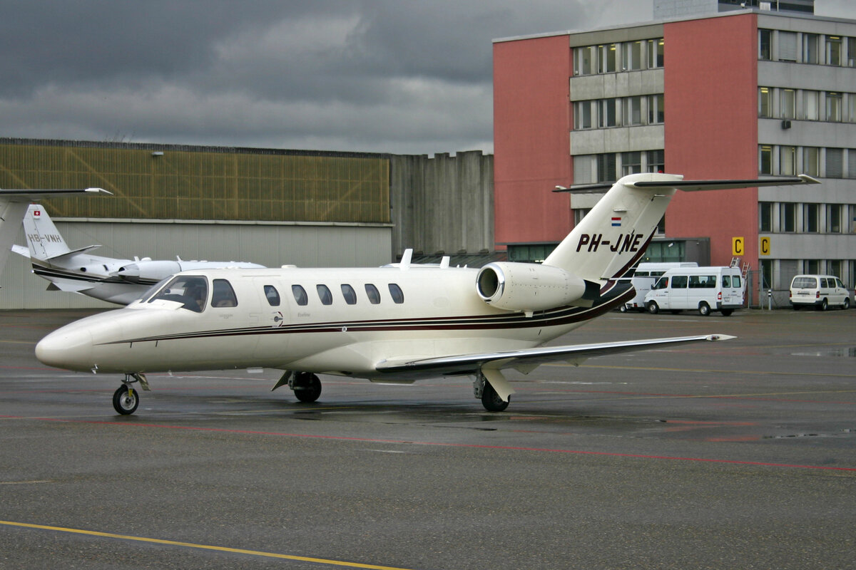 JetNetherlands, PH-JNE, Cessna 525A CitationJet CJ2, msn: 525A0242, 22.Januar 2008, ZRH Z�rich, Switzerland.