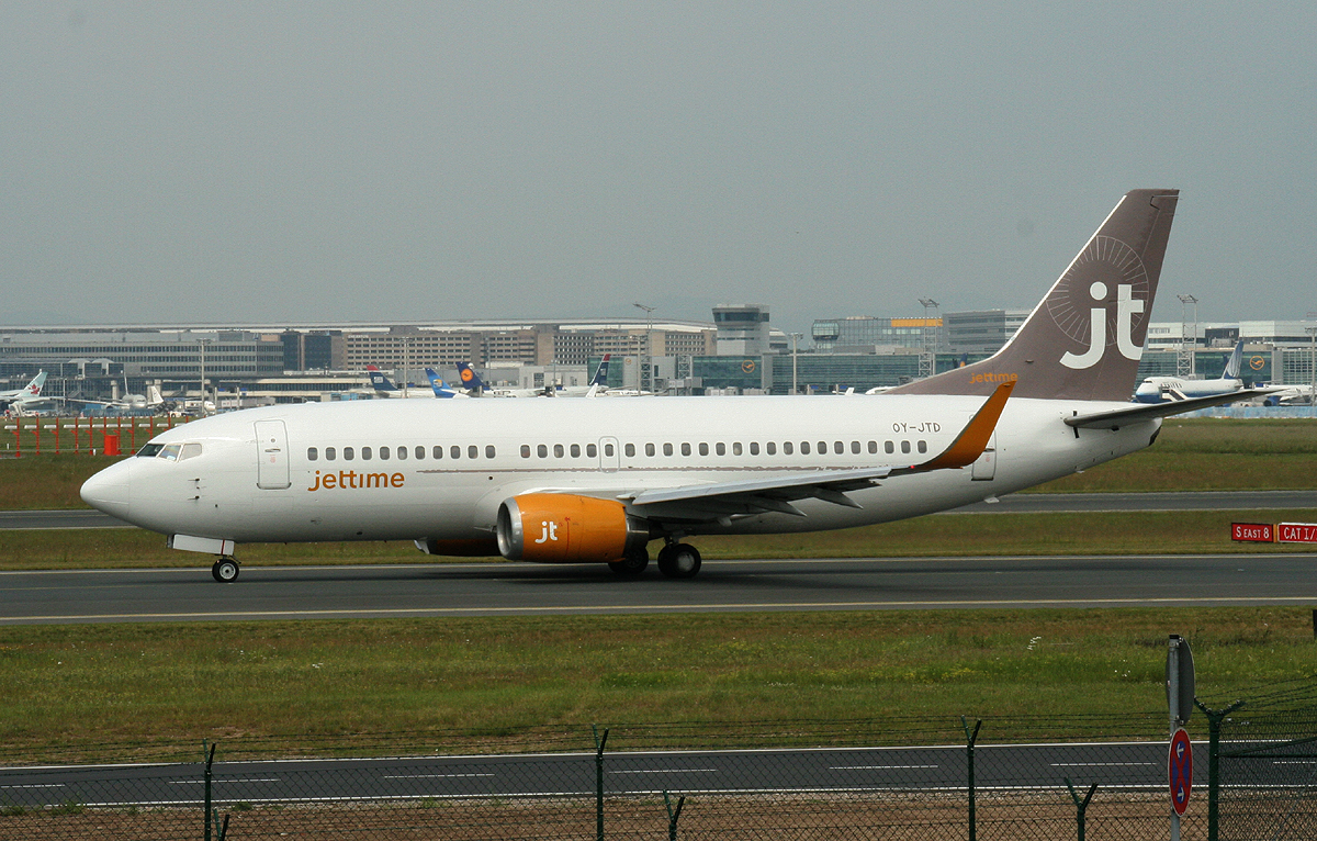 Jettime B 737-3YO OY-JTD am 11.06.2013 auf dem Flughafen Frankfurt