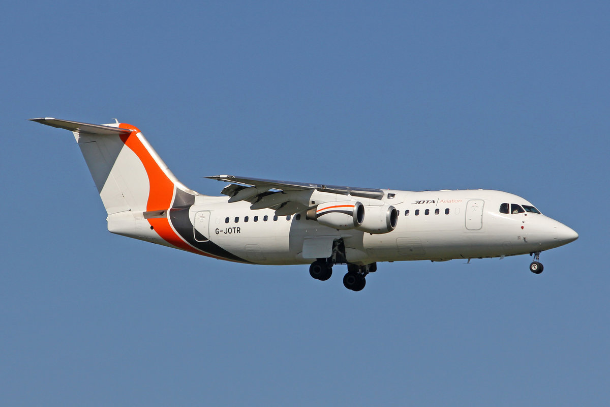 Jota Aviation, G-JOTR, BAe Avro RJ85, msn: 2294, 05.September 2018, ZRH Zürich, Switzerland.
