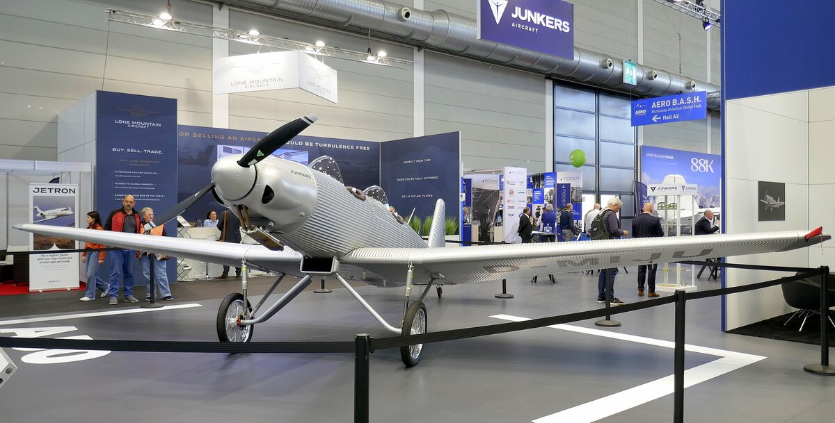 Junkers A50 Junior, D-MIJU, Nachbau des zweisitziges Sportflugzeug mit Rotax-Motor 912is und 100 PS, AERO-Friedrichshafen am 10.4.2025