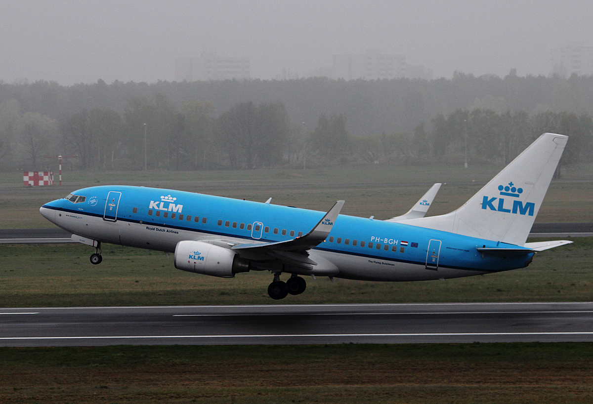 KLM B 737-7K2 PH-BGH beim Start in Berlin-Tegel am 12.04.2014
