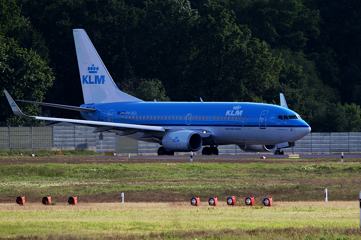 KLM B 737-7K2 PH-BGL kurz vor dem Start in Berlin-Tegel am 09.05.2014
