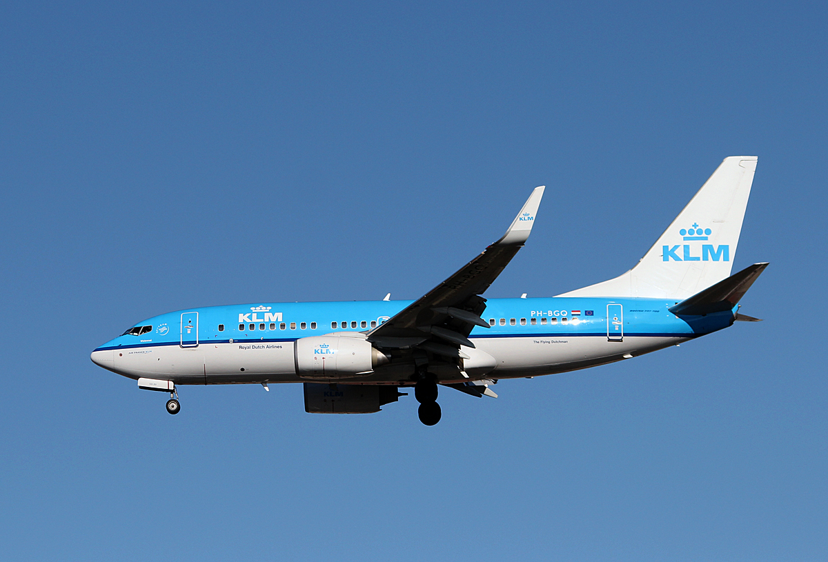 KLM B 737-7K2 PH-BGQ bei der Landung in Berlin-Tegel am 22.02.2014