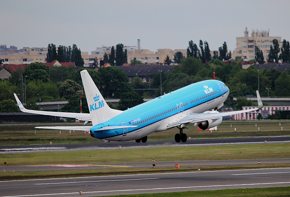 KLM B 737-8K2 PH-BGC beim Start in Berlin-Tegel am 27.04.2014
