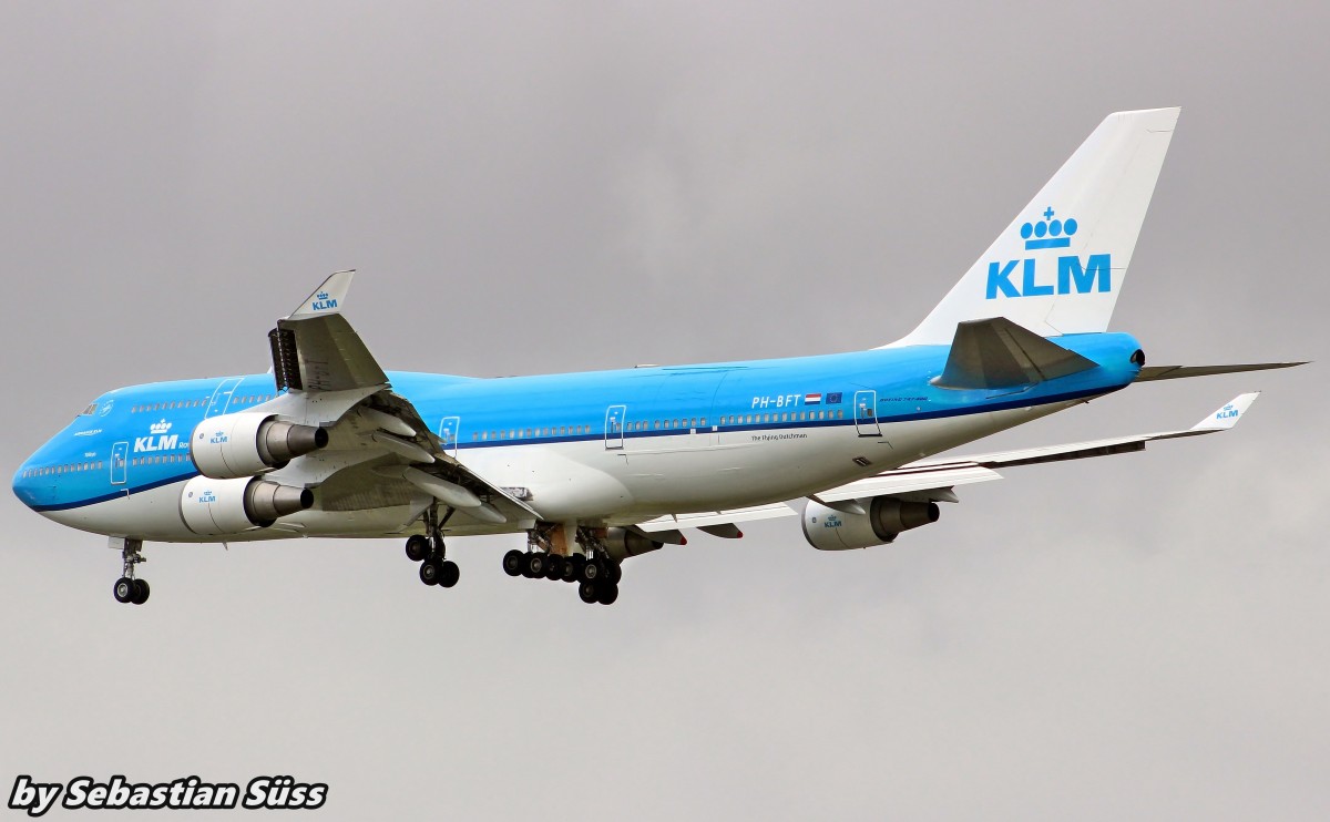 KLM B747-400 PH-BFT with new c/s* on short final rwy 27 @ Amsterdam Airport Schiphol. 2.4.15