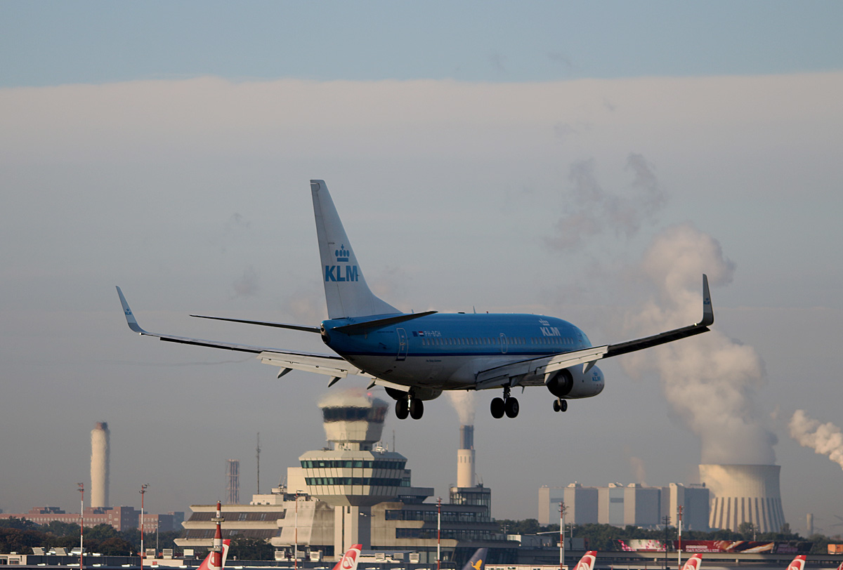KLM, Boeing B 737-7K2, PH-BGH, TXL, 23.09.2017