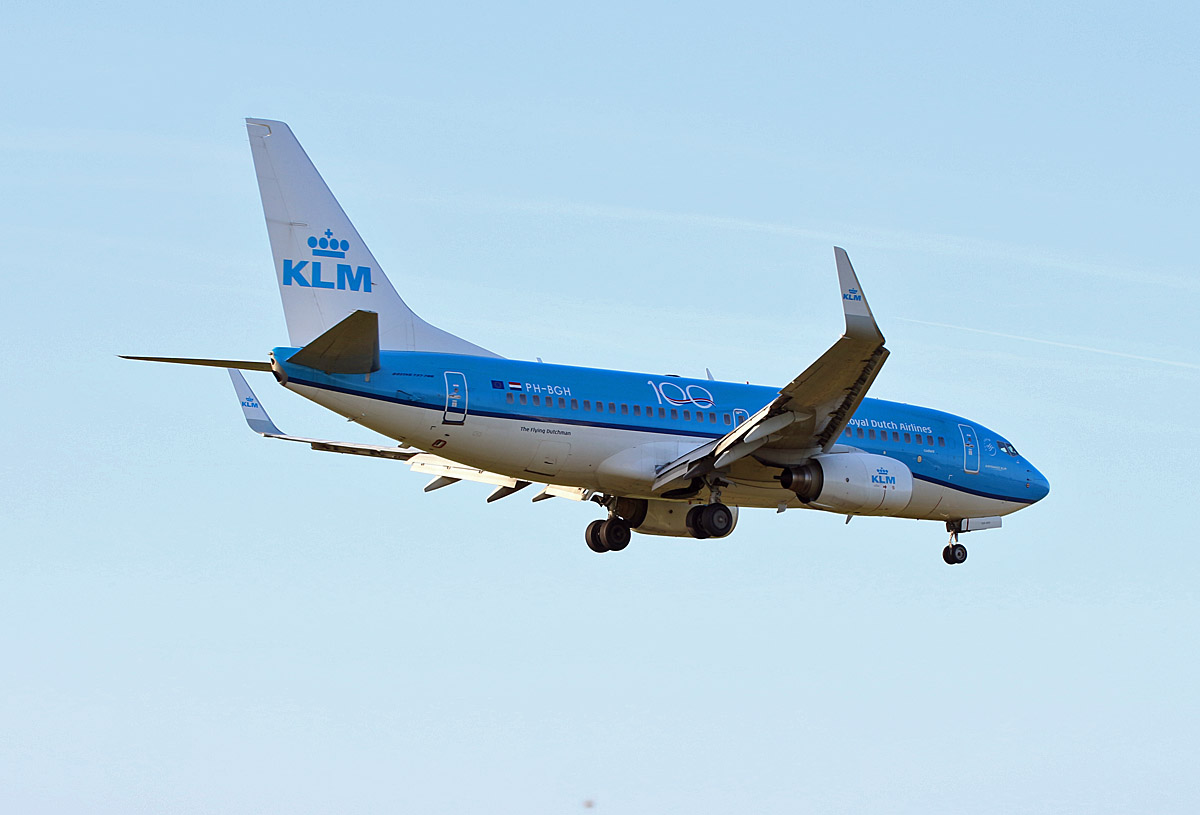 KLM, Boeing B 737-7K2, PH-BGH, TXL, 19.09.2019