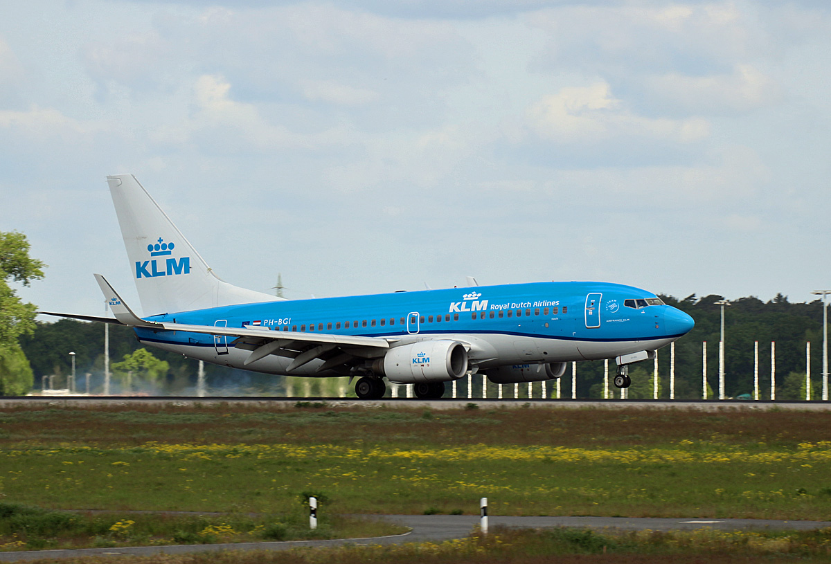 KLM, Boeing B 737-7K2, PH-BGI, BER, 18.05.2023