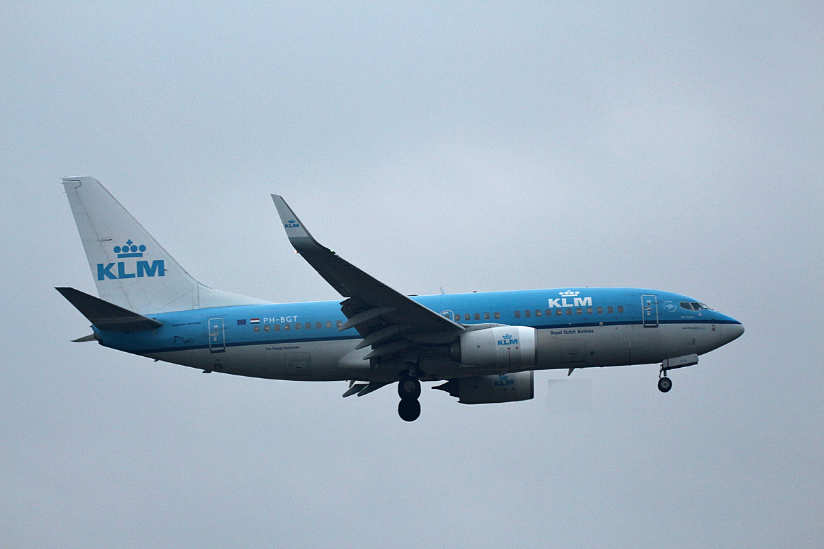 KLM, Boeing B 737-7K2, PH-BGT, BER, 30.12.2021