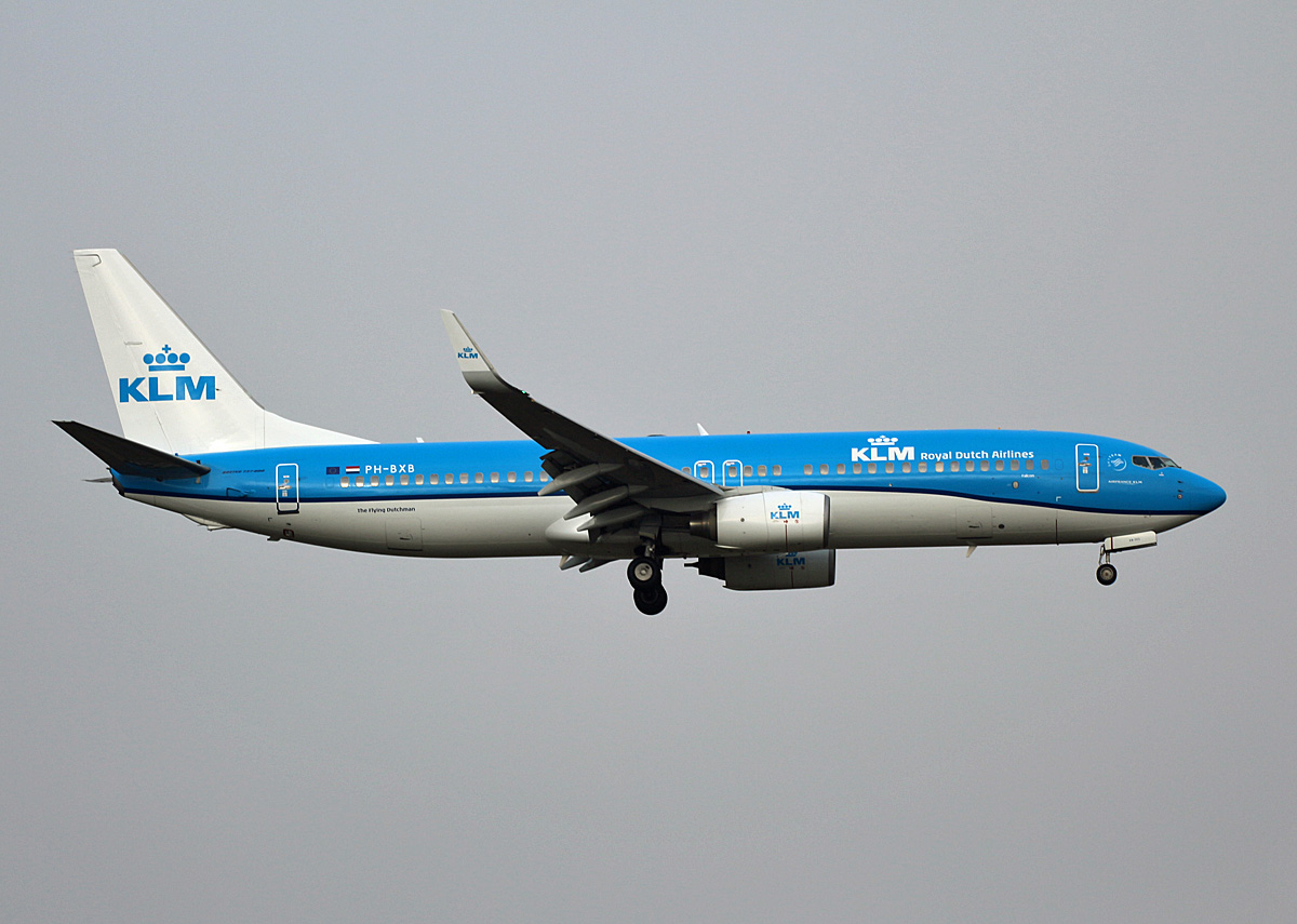 KLM, Boeing B 737-8K2, P-BXB, BER, 14.11.2021