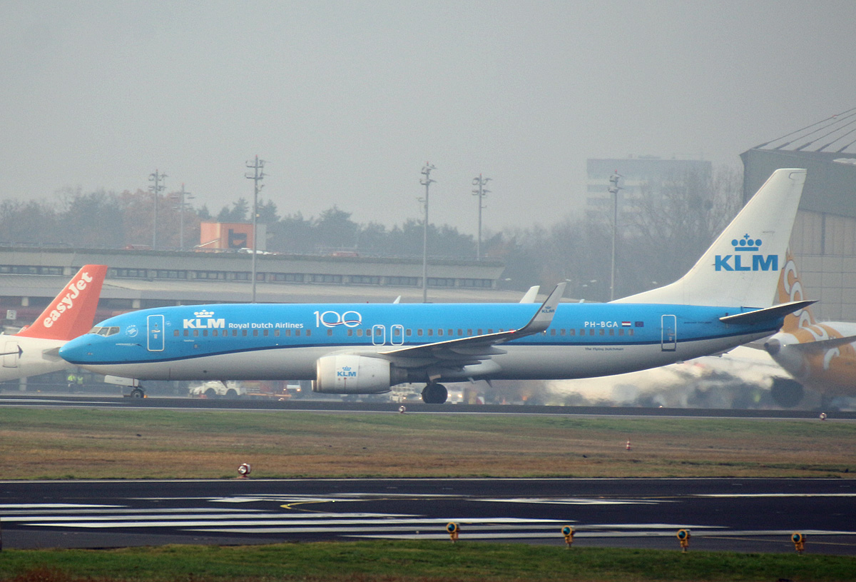 KLM, Boeing B 737-8K2, PH-BCA, TXL, 24.11.2019