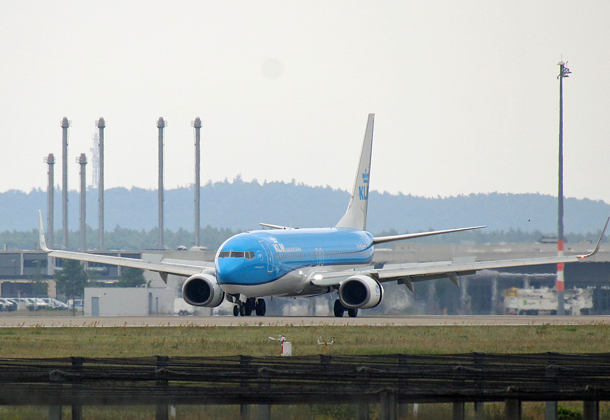 KLM, Boeing B 737-8K2, PH-BCA, BER, 19.09.2021