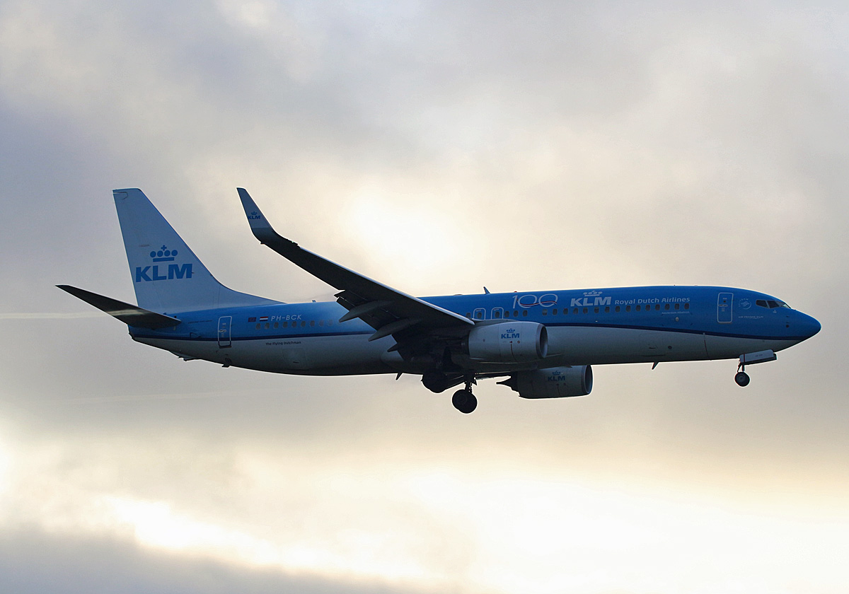KLM, Boeing B 737-8K2, PH-BCK, TXL, 30.11.2019