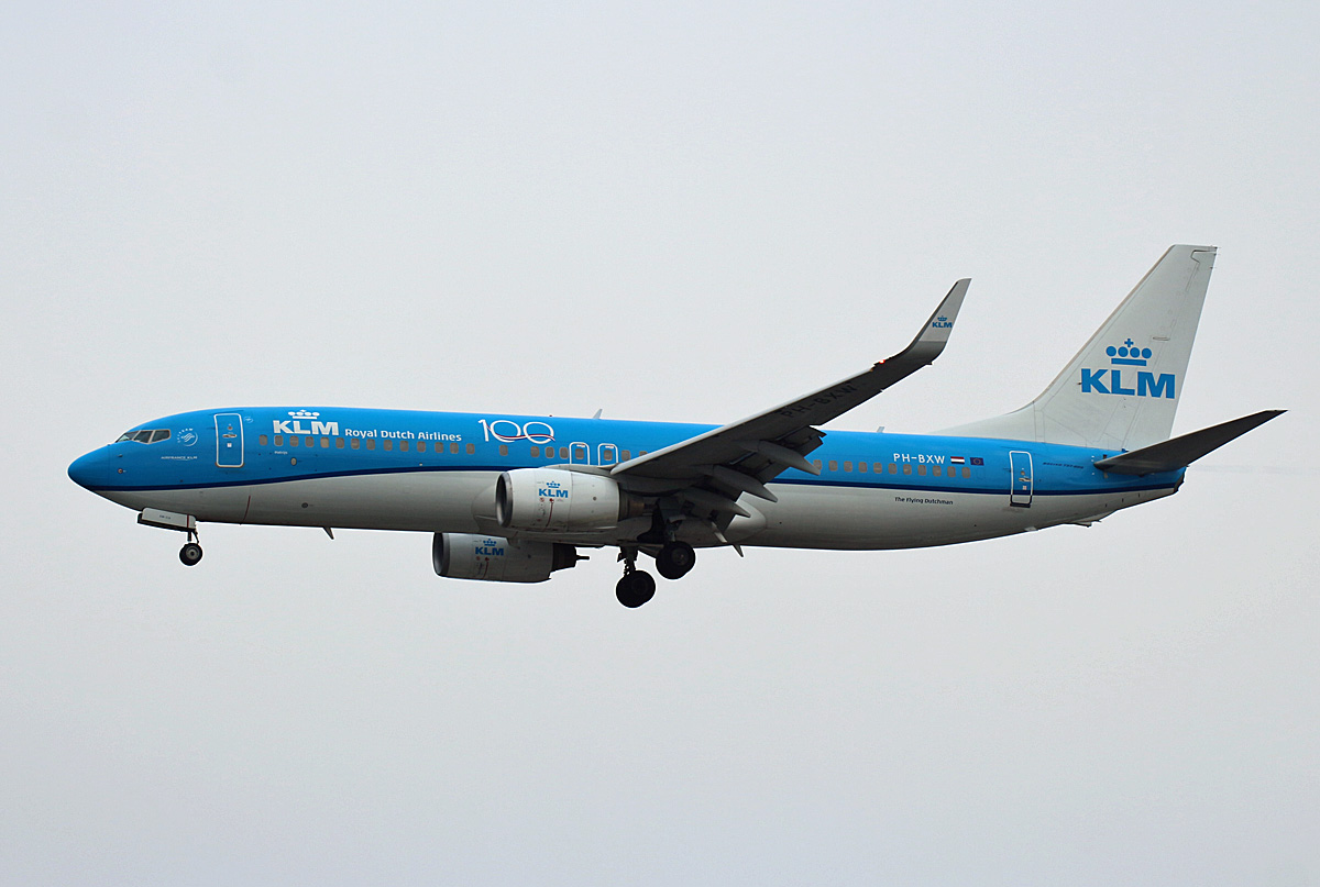 KLM, Boeing B 737-8K2, PH-BXW, TXL, 19.01.2020
