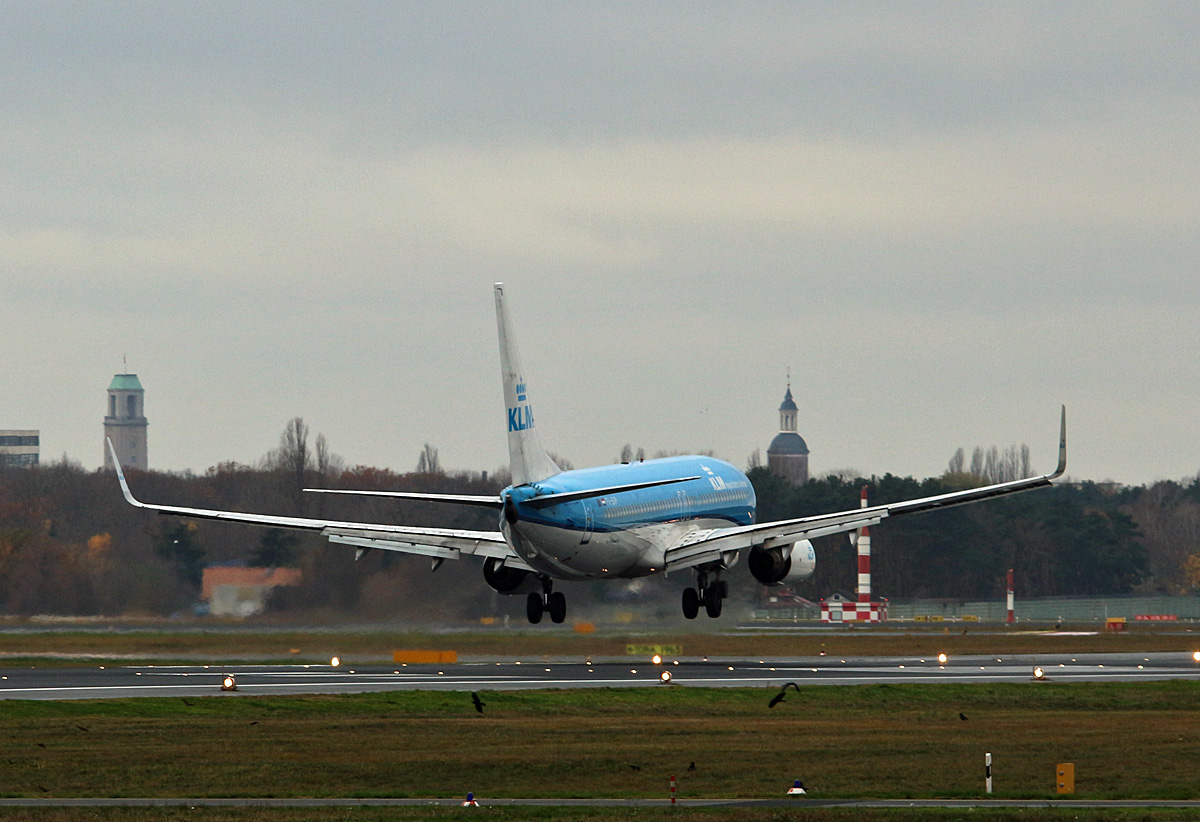 KLM, Boeing B 737-9K2, PH-BXP, TXL, 19.11.2017