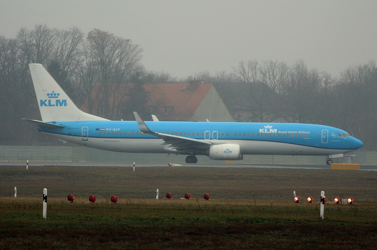 KLM, Boeing B 737-9k2, PH-BXP, TXL, 26.12.2018