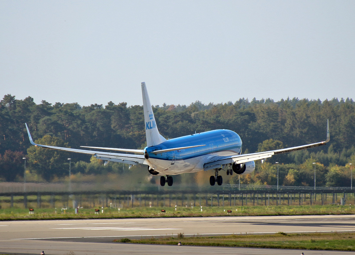 KLM, Boeing B 737-9K2, PH-BXP, BER, 08.10.2022