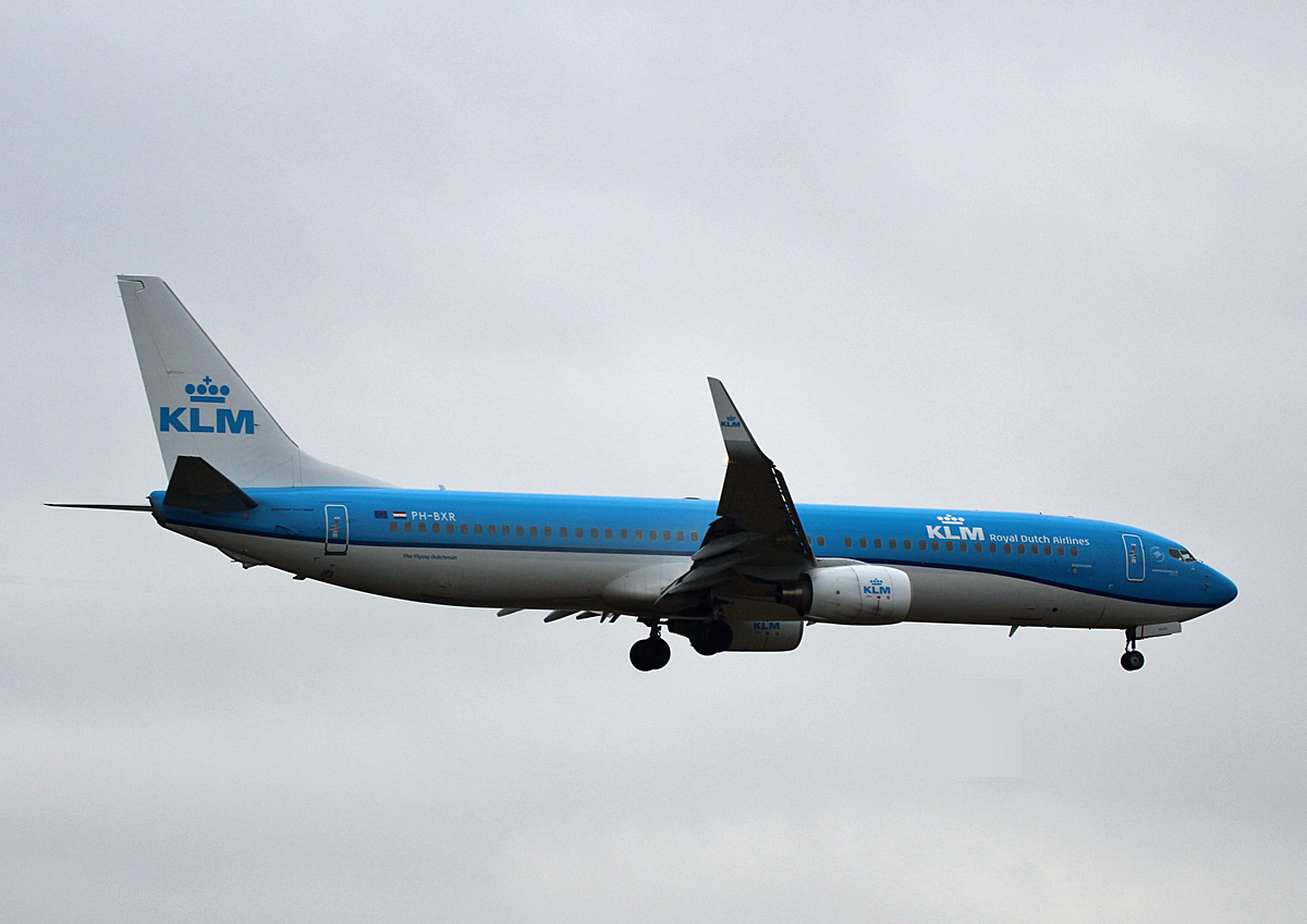 KLM, Boeing B 737-9K2, PH-BXR, BER, 30.12.2021