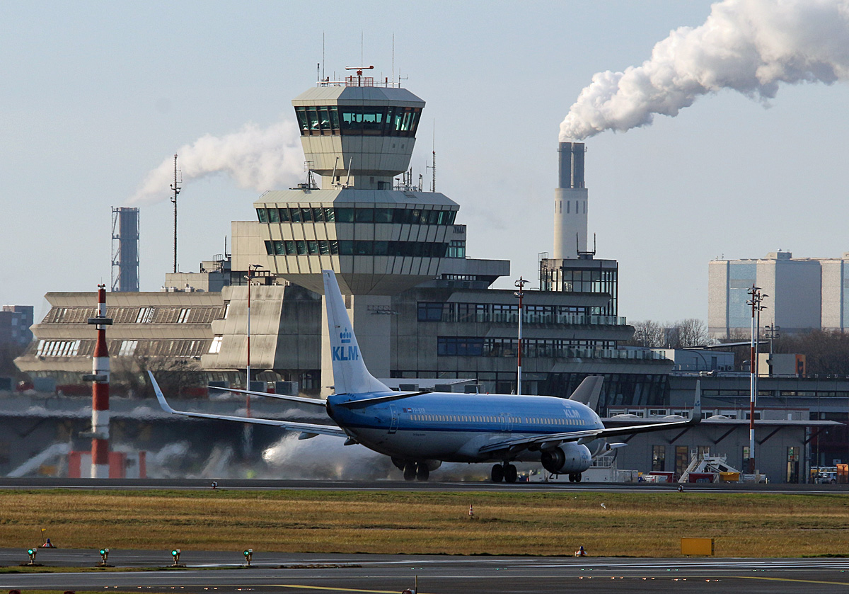 KLM, Boeing B 737-9K2, PH-BXT, TXL, 10.12.2017