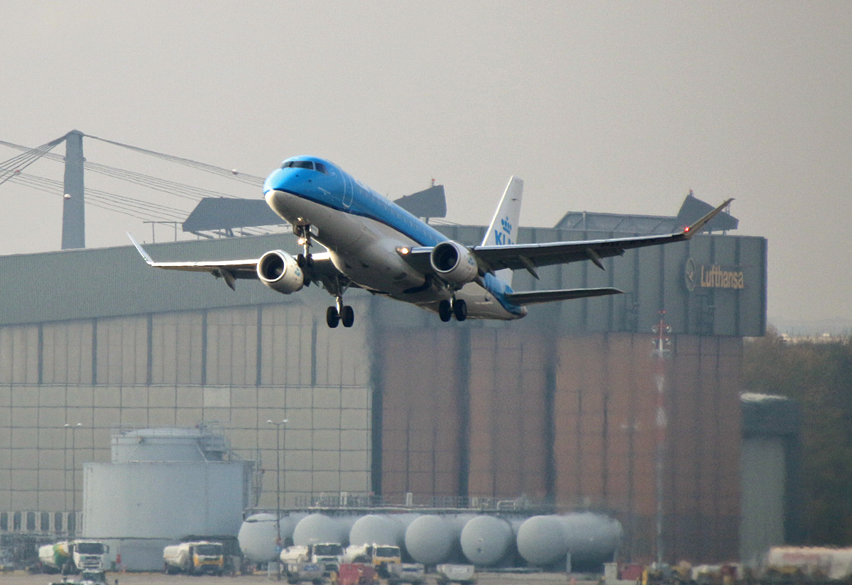 KLM-Cityhopper , ERJ-175-200STD, PH-EXX, TXL, 07.11.2020