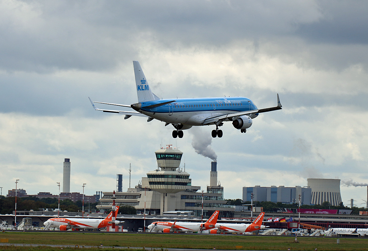 KLM-Cityhopper. ERJ-190-100STD, PH-EZL, TXL, 04.09.2020