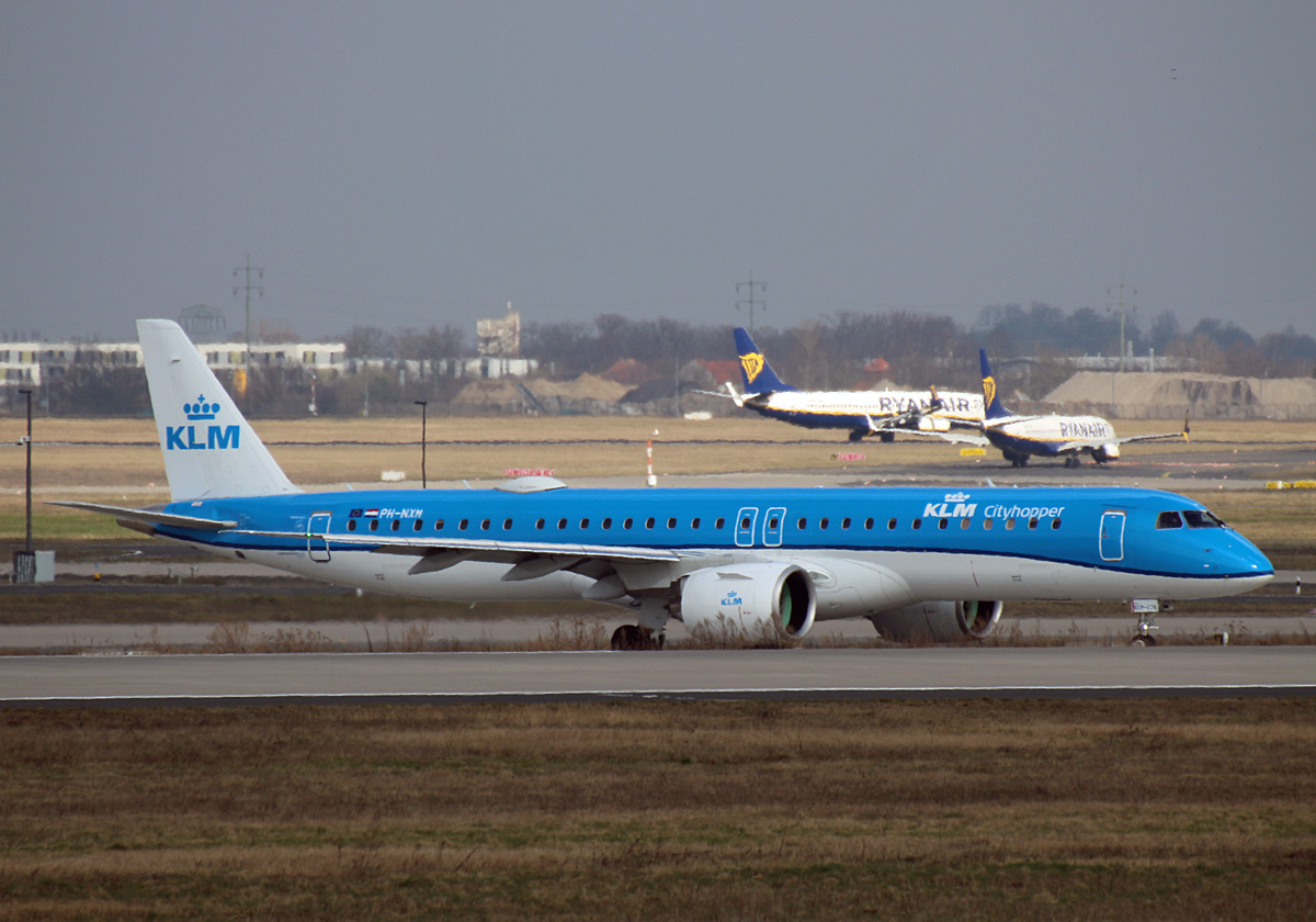 KLM-Cityhopper, ERJ-195 E2, PH-NXM, BER, 03.03.2024