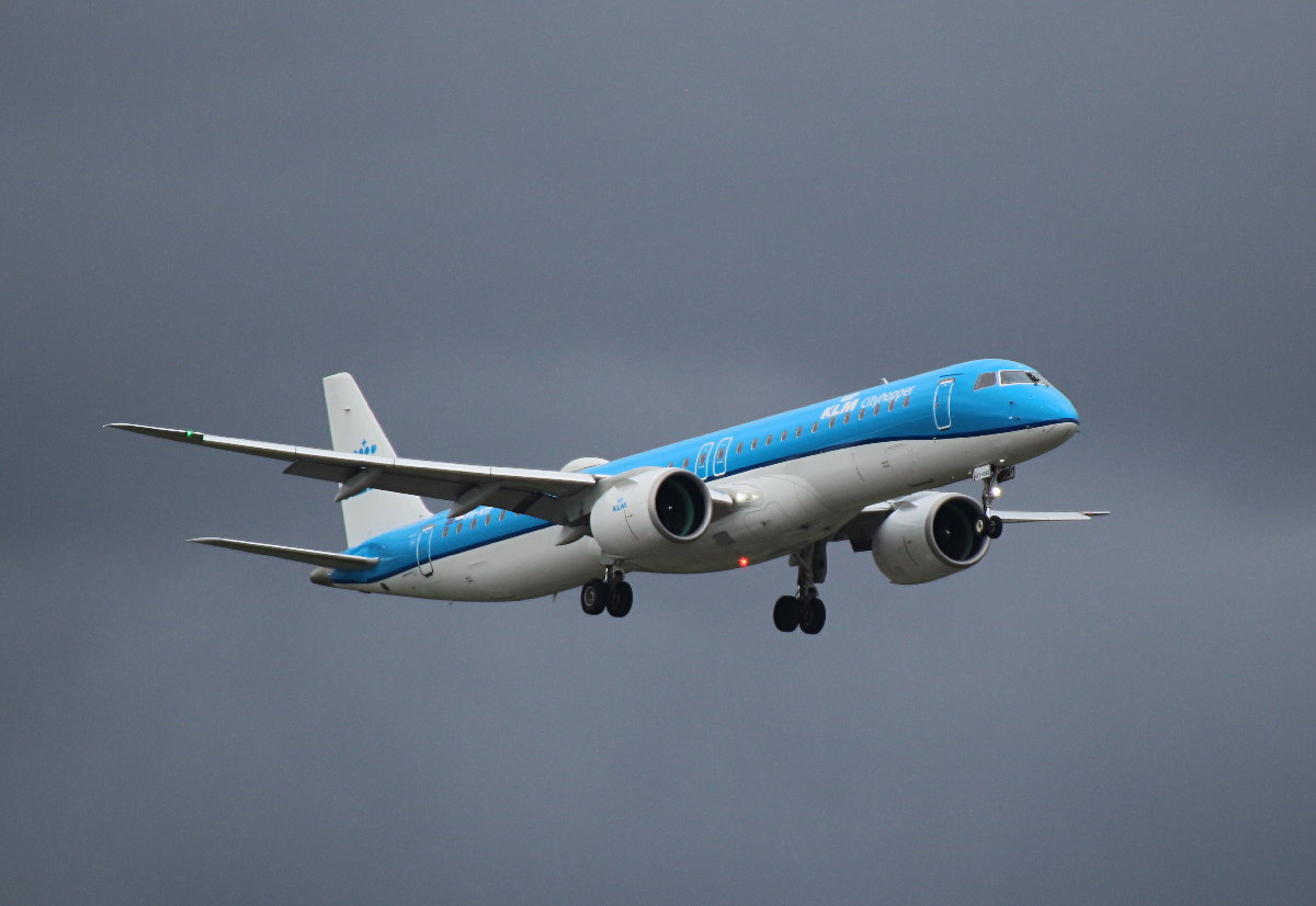KLM-Cityhopper, ERJ-195 E2, PH-NXP, BER, 09.06.2026