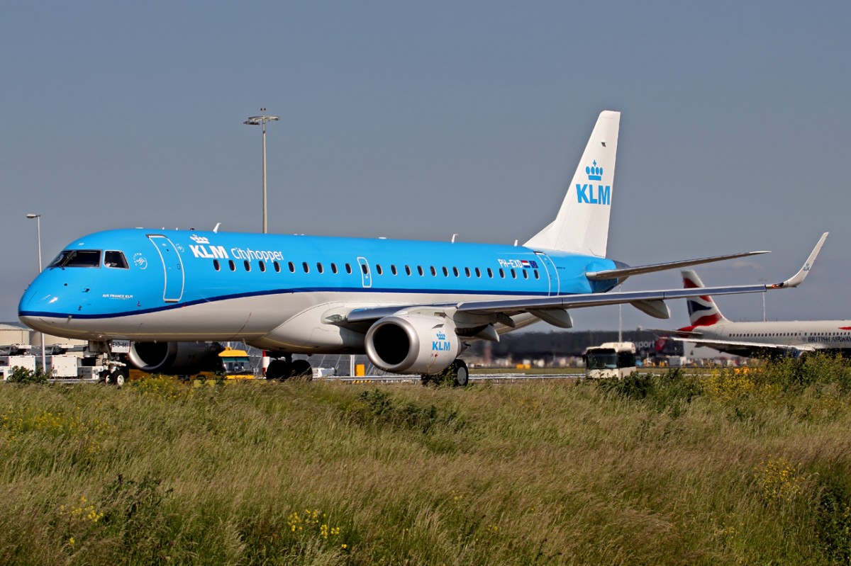 KLM Cityhopper PH-EXD in neuer überarbeiteter Bemalung in Amsterdam 17.5.2014