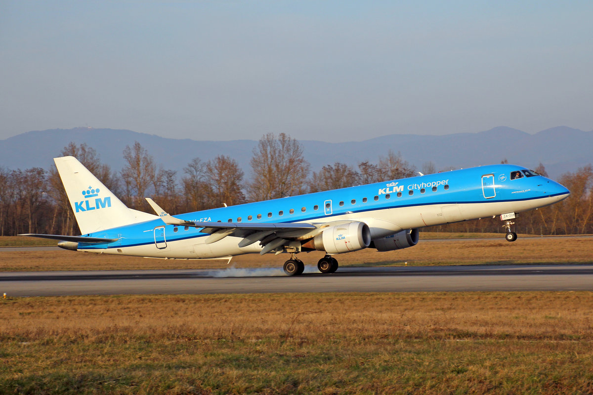 KLM Cityhopper, PH-EZA, Embraer ERJ-190STD, 14.M�rz 2017, BSL Basel, Switzerland.