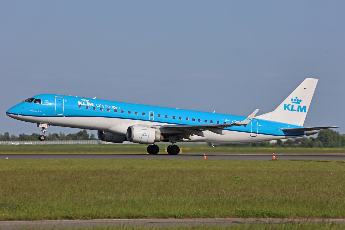KLM Cityhopper, PH-EZD, Embraer ERJ-190STD, msn: 19000279, 19.Mai 2023, AMS Amsterdam, Netherlands.