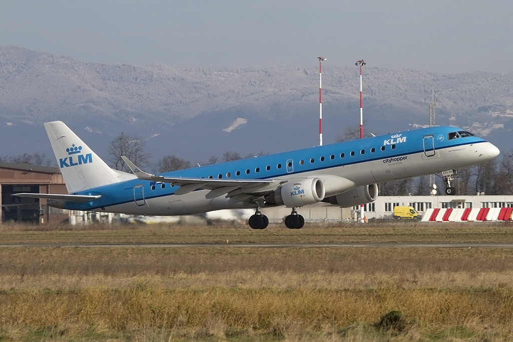 KLM - Cityhopper, PH-EZG, Embraer, ERJ-190LR, 18.01.2015, BSL, Basel, Switzerland




