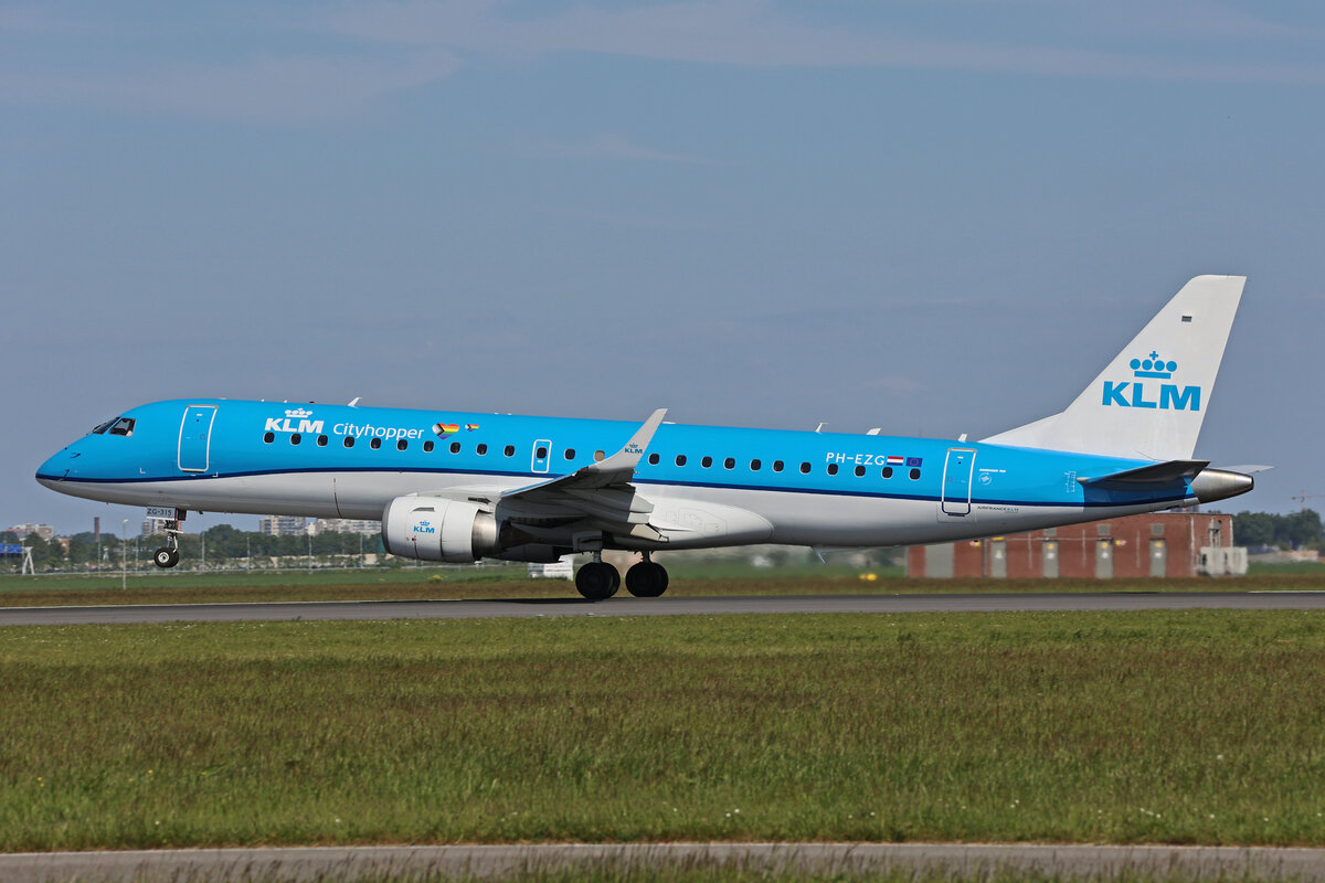 KLM Cityhopper, PH-EZG, Embraer ERJ-190STD, msn: 19000315,  Progress Pride , 19.Mai 2023, AMS Amsterdam, Netherlands.