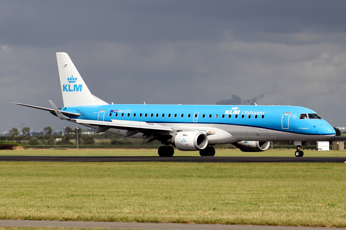 KLM Cityhopper PH-EZG nach der Landung in Amsterdam 21.8.2016