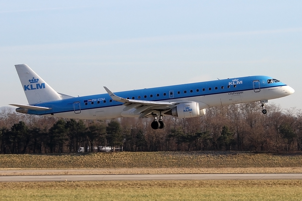 KLM - Cityhopper, PH-EZM, Embraer, 190LR, 06.01.2015, BSL, Basel, Switzerland 





