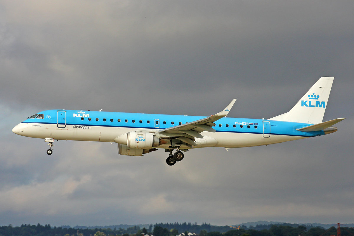KLM Cityhopper, PH-EZR, Embraer ERJ-190STD, msn: 19000375, 07.August 2017, ZRH Zürich, Switzerland.