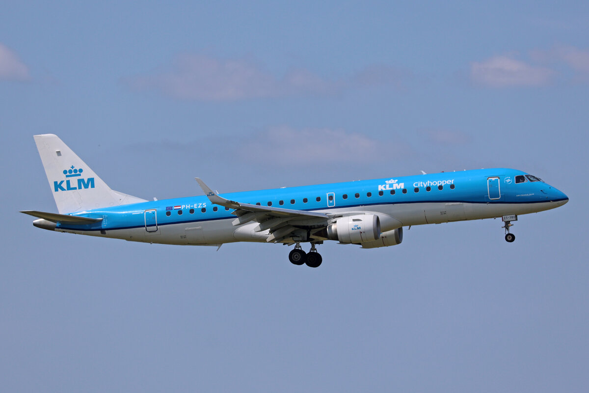 KLM Cityhopper, PH-EZS, Embraer ERJ-190STD, msn: 19000380, 19.Mai 2023, AMS Amsterdam, Netherlands.