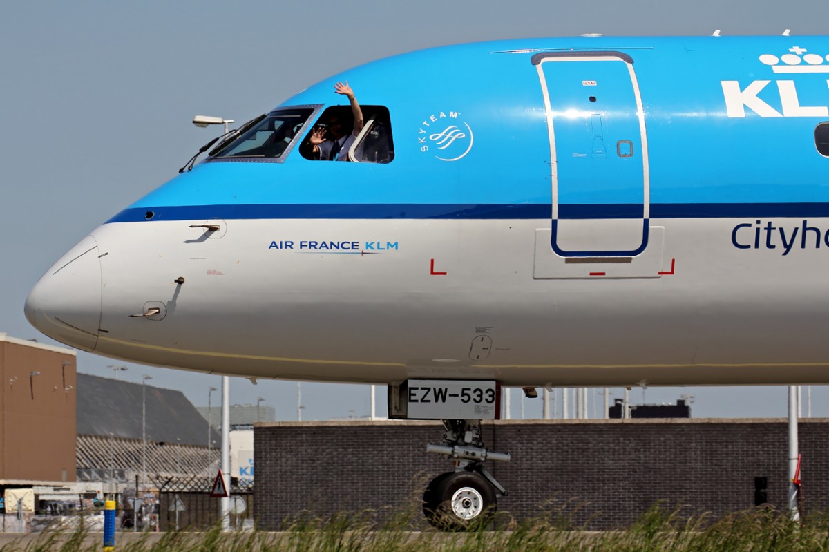 KLM Cityhopper PH-EZW in Amsterdam 17.5.2014
