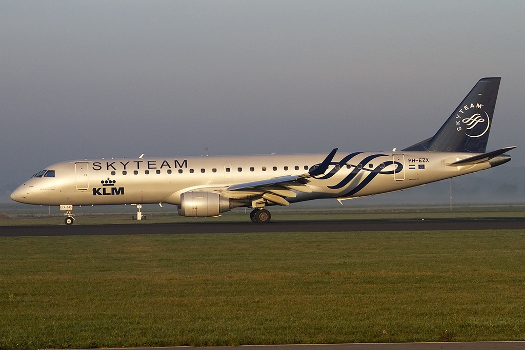 KLM - Cityhopper, PH-EZX, Embraer, 190LR, 07.10.2013, AMS, Amsterdam, Netherlands 



