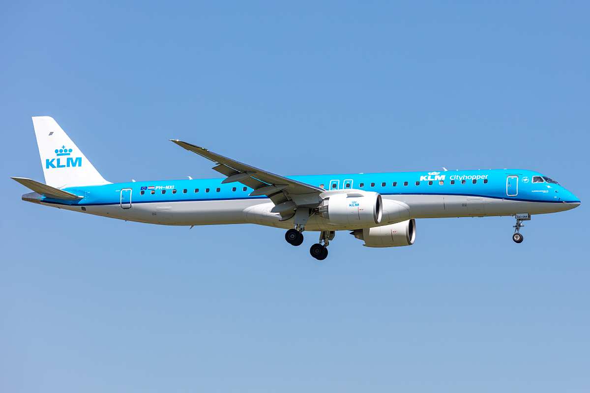 KLM Cityhopper, PH-NXI, Embraer, ERJ-195 E2, 28.04.2022, ZRH, Zürich, Switzerland