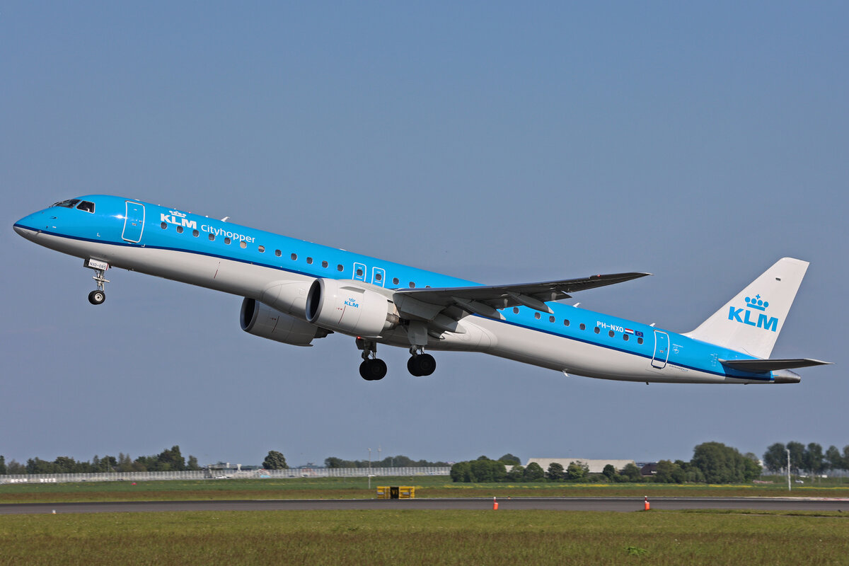 KLM Cityhopper, PH-NXO, Embraer E195-E2, msn: 19020085, 19.Mai 2023, AMS Amsterdam, Netherlands.
