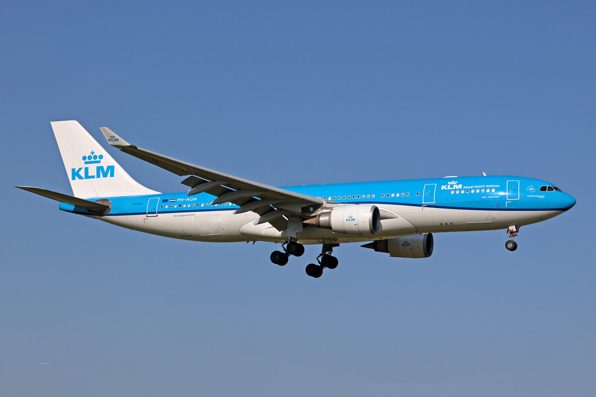 KLM Royal Dutch Airlines, PH-AOA, Airbus A330-203, msn: 682,  Dam Amsterdam , 20.Mai 2023, AMS Amsterdam, Netherlands.