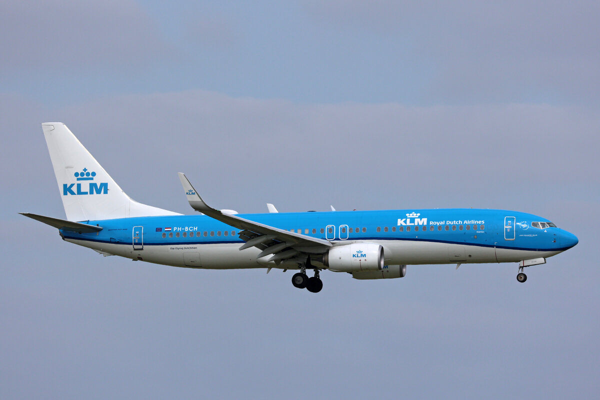 KLM Royal Dutch Airlines, PH-BCH, Boeing B737-8K2, msn:	62579/7472,  Nightjar / Nachtzwaluw , 18.Mai 2023, AMS Amsterdam, Netherlands.