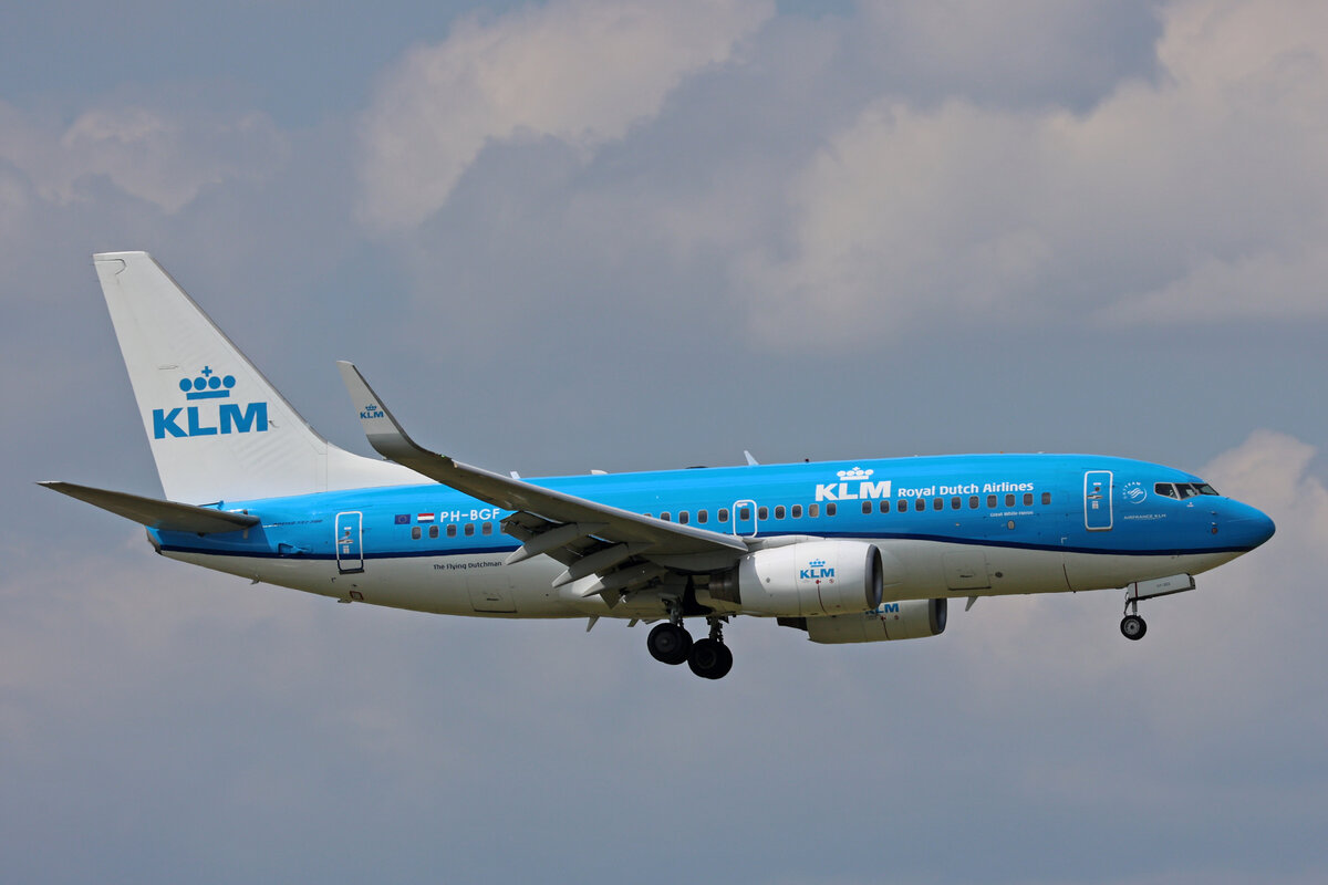 KLM Royal Dutch Airlines, PH-BGF, Boeing B737-7K2, msn: 30365/2714,  Grote Zilverreiger/Great white Heron , 20.Mai 2023, AMS Amsterdam, Netherlands.