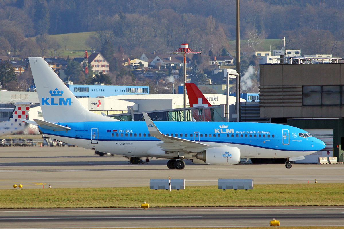 KLM Royal Dutch Airlines, PH-BGL, Boeing B737-7K2, msn: 30369/3407,  Rietzanger / Warbler , 26.Dezember 2020, ZRH Zürich, Switzerland.